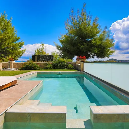 Sunny Villa Hanioti